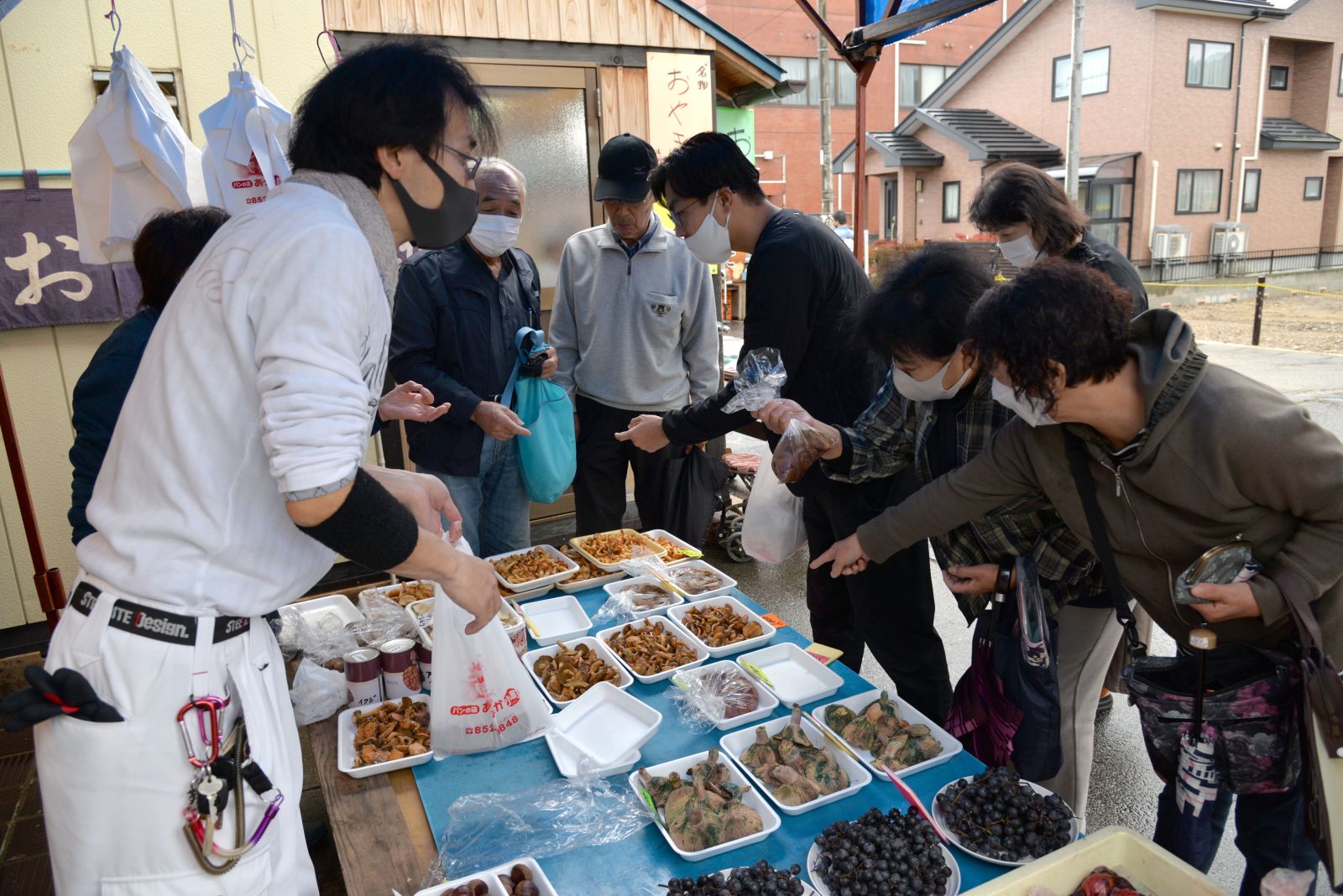 秋の朝市「きのこまつり」